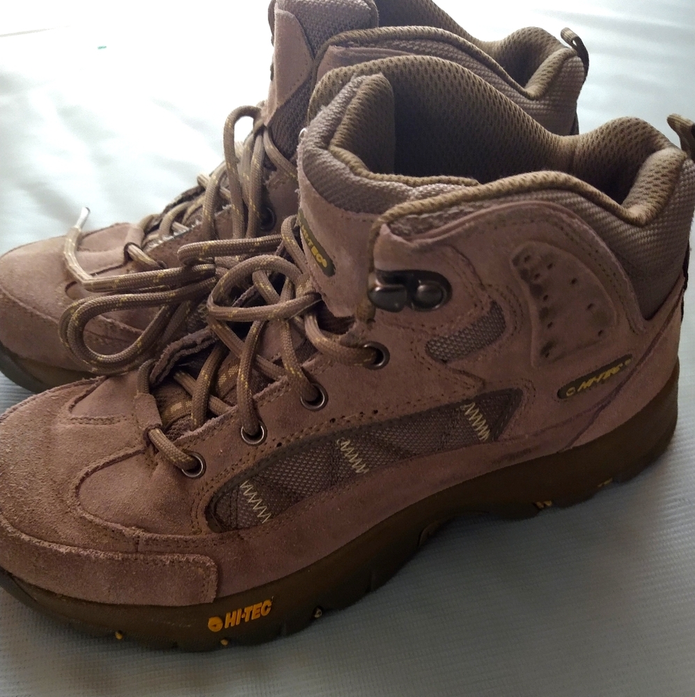 Hi-tec hiking boots, outdoor waterproof